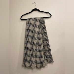 American Eagle Blanket Scarf. Pet friendly home!